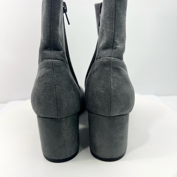 Nine West Ankle Boots Women’s Gray Suedette Quamra Block Heel Size 8 NEW Booties - Picture 5 of 11